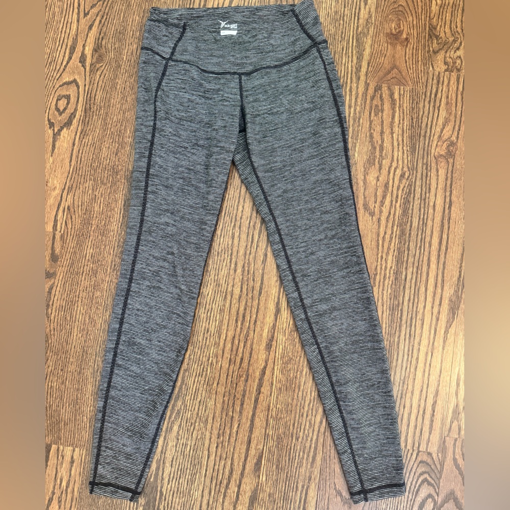 Old Navy Black and White Striped Leggings